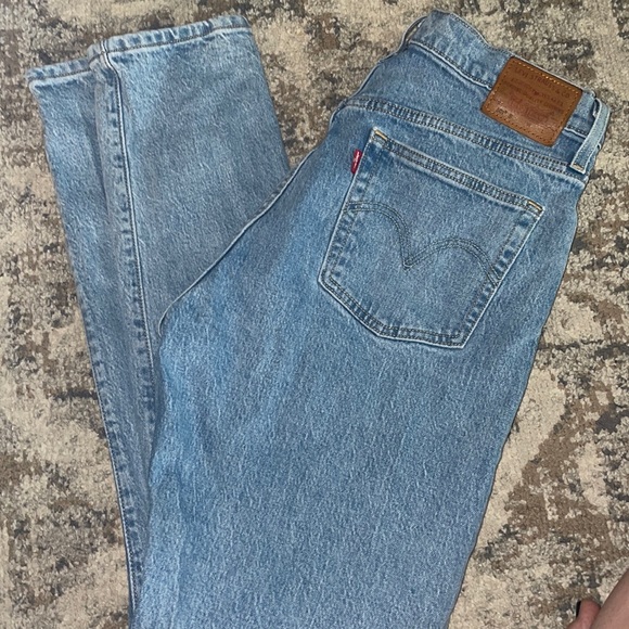 Levi Light Wash 501 Striaght cut skinny ish jeans - Picture 1 of 6